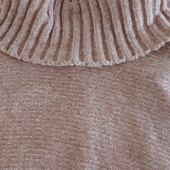 Crushed Velvet Poncho - Picture 2 of 6